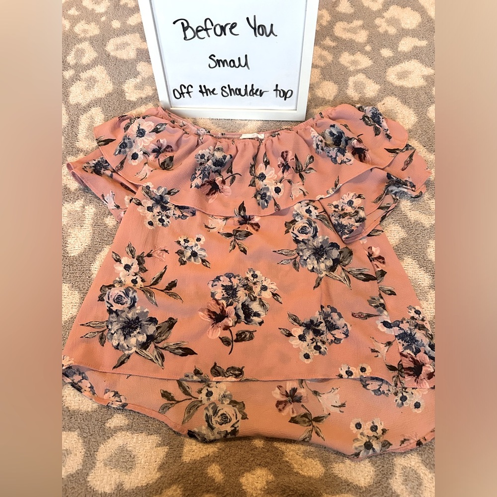 Off the shoulder floral top women’s size small